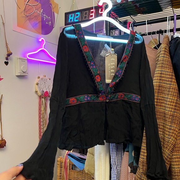 Boho bell sleeves top - Picture 6 of 10